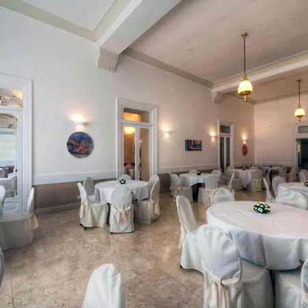 Vittoria Hotel Pompeya
